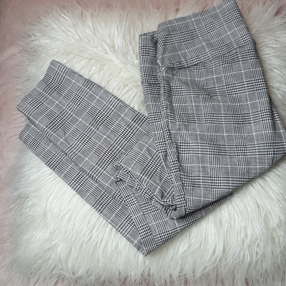 6 for $30‼or 3 for $19‼ high waisted leggings - Picture 1 of 3